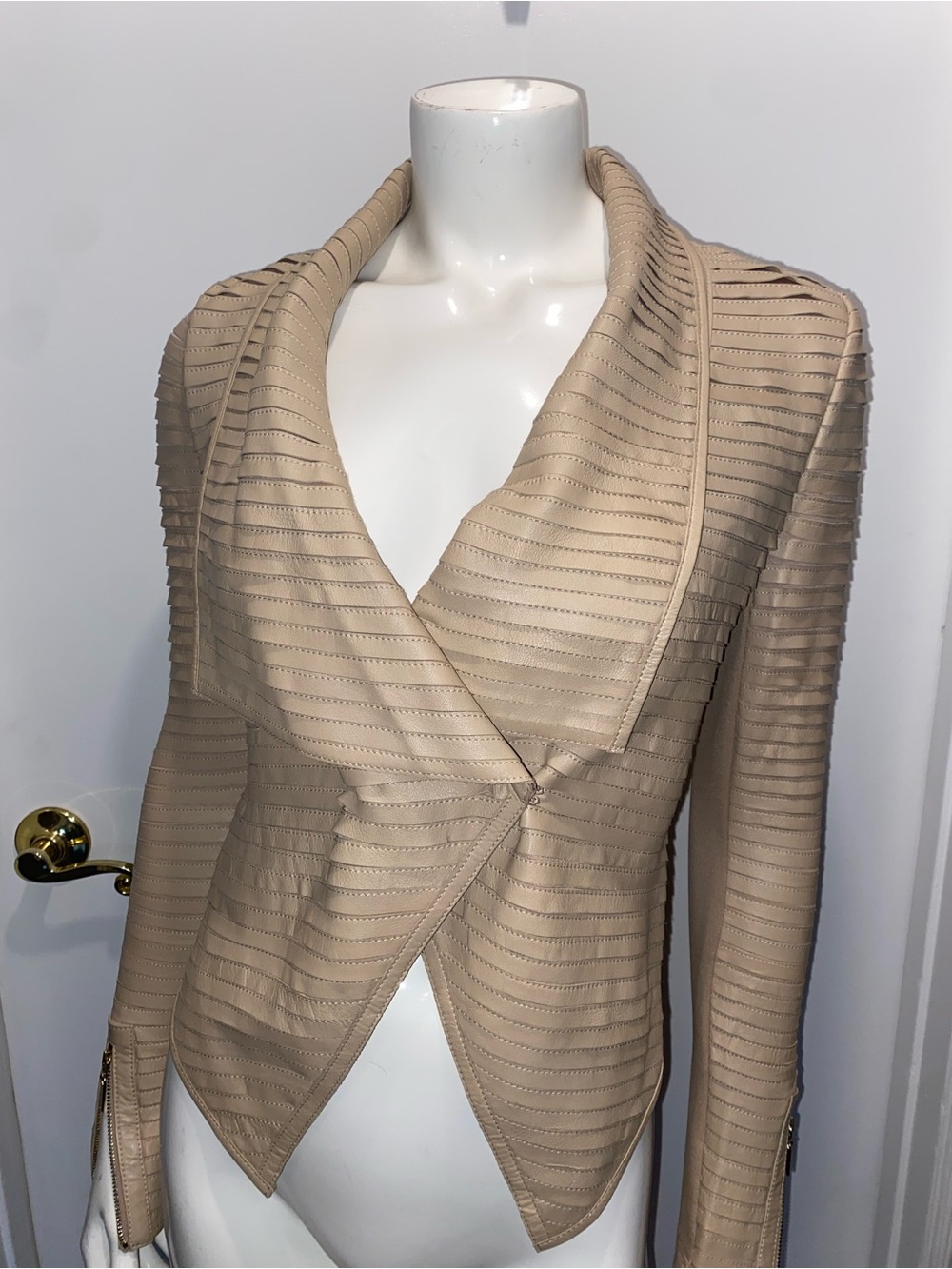 Marciano Layered Ribbed Camel Open-Front Jacket - Picture 6 of 11